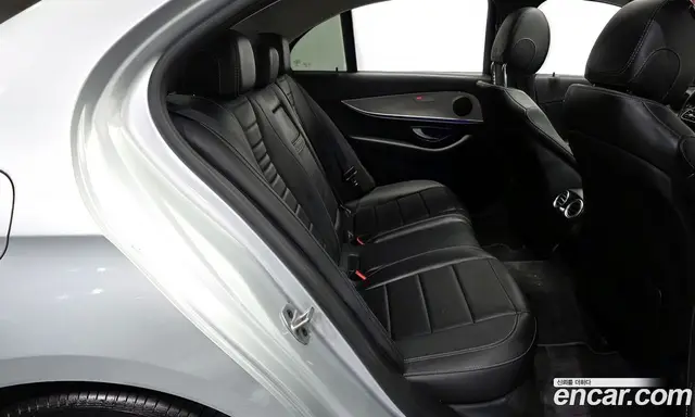 Mercedes-Benz E-Class 2019 2.0 автомат (гидро), миниатюра 12