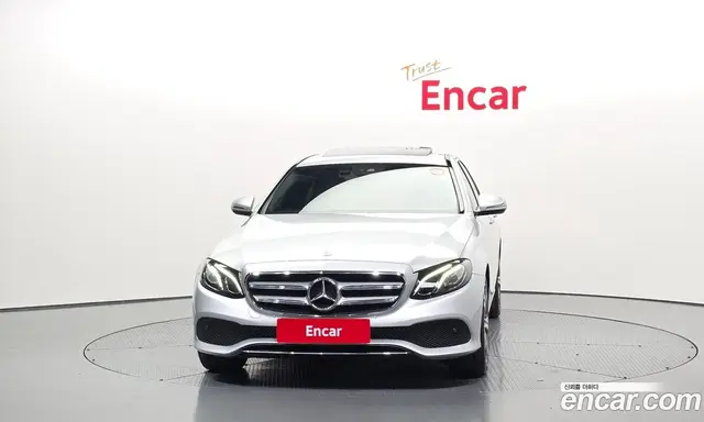 Mercedes-Benz E-Class 2019 2.0 автомат (гидро), миниатюра 3