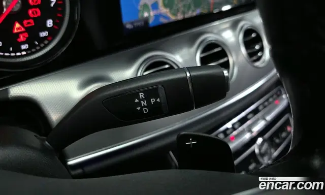 Mercedes-Benz E-Class 2019 2.0 автомат (гидро), миниатюра 9