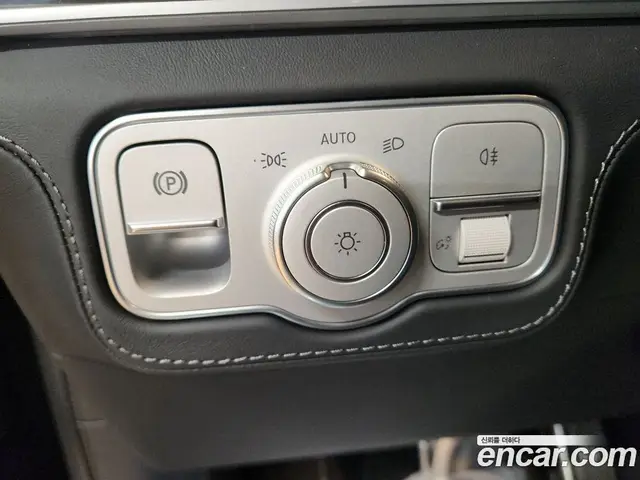 Mercedes-Benz GLS-Class 2024 4.0 автомат (гидро), миниатюра 12