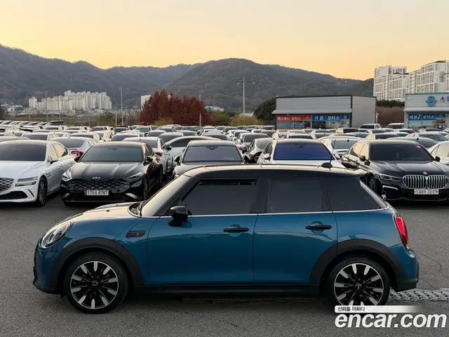 Mini Cooper 2022 2.0 автомат (гидро), миниатюра 6 Mini Cooper 2022 2.0 автомат (гидро), миниатюра 6