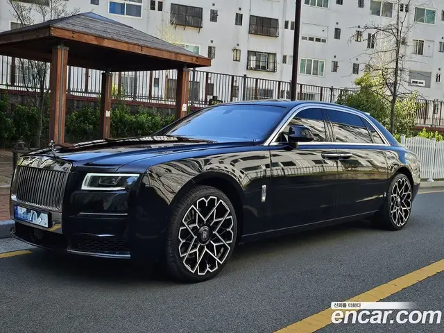 Rolls-Royce Ghost 2012 6.6 автомат (гидро), миниатюра 2