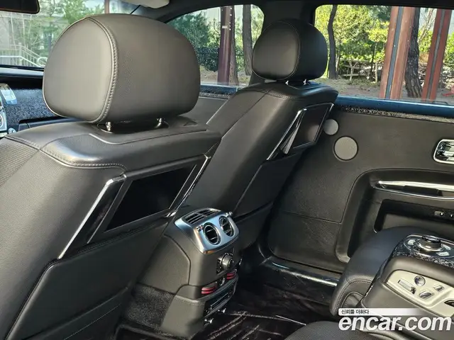Rolls-Royce Ghost 2012 6.6 автомат (гидро), миниатюра 11