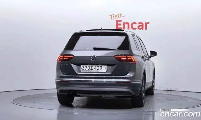 Volkswagen Tiguan 2020 2.0 автомат (гидро), миниатюра 4