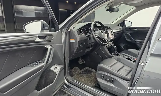 Volkswagen Tiguan 2020 2.0 автомат (гидро), миниатюра 10
