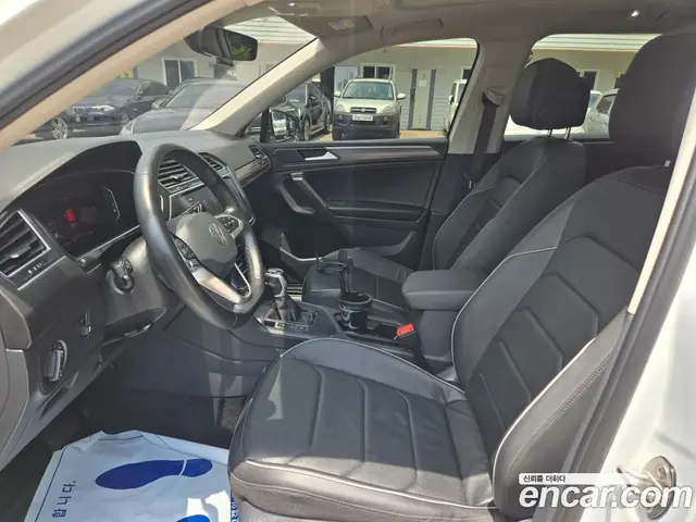 Volkswagen Tiguan 2023 2.0 автомат (гидро), миниатюра 11