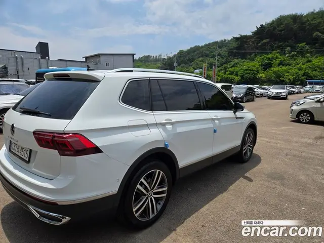 Volkswagen Tiguan 2023 2.0 автомат (гидро), миниатюра 4