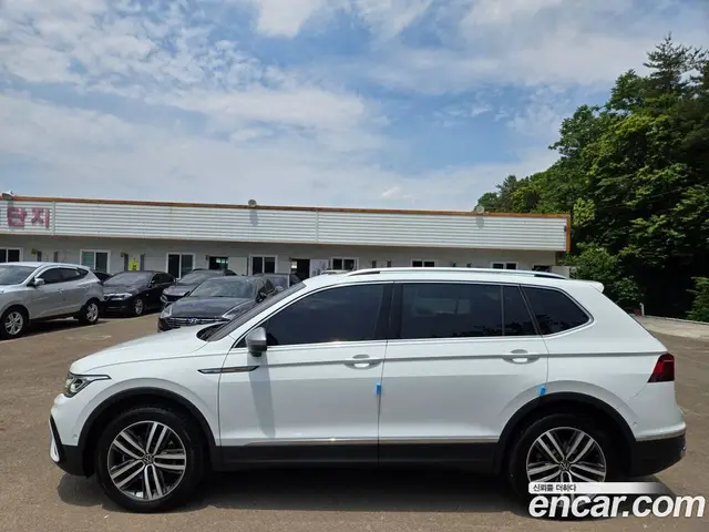 Volkswagen Tiguan 2023 2.0 автомат (гидро), миниатюра 7