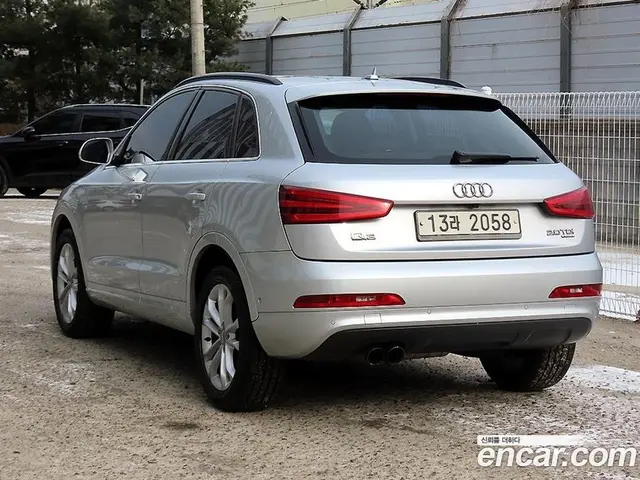 Audi Q3 2012 2.0 автомат (гидро), миниатюра 3
