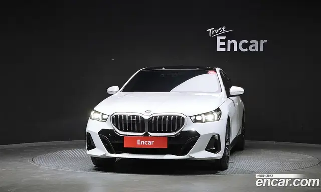 BMW 5 серия 2025 2.0 автомат (гидро), миниатюра 3