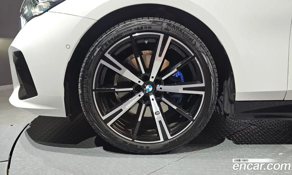 BMW 5 серия 2025 2.0 автомат (гидро), фото 5