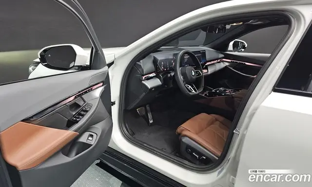 BMW 5 серия 2025 2.0 автомат (гидро), миниатюра 10
