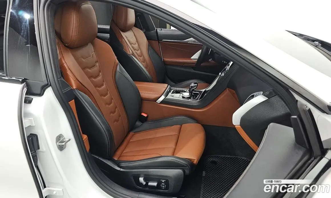 BMW 8 серия 2025 4.4 автомат (гидро), фото 12 BMW 8 серия 2025 4.4 автомат (гидро), фото 12