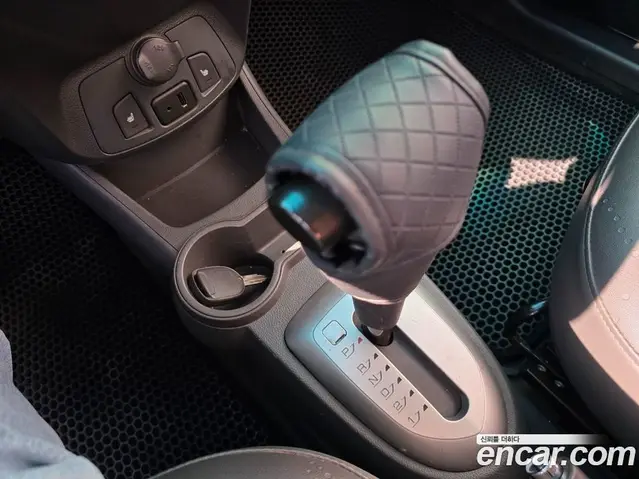 Chevrolet Spark 2013 1.0 автомат (гидро), миниатюра 10