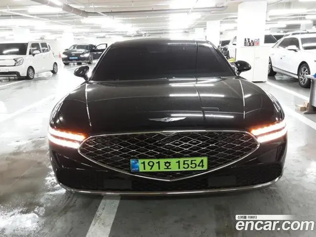 Genesis G90, 2024, 33 857 км