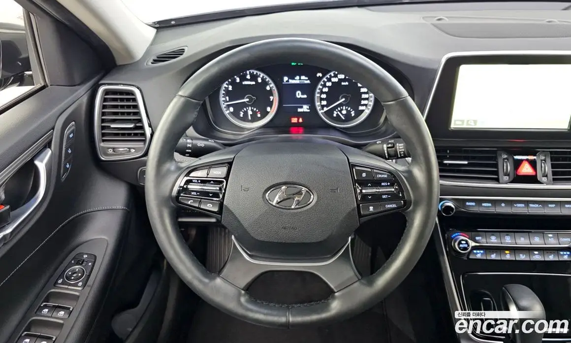 Hyundai Grandeur 2017 2.4 автомат (гидро), фото 14