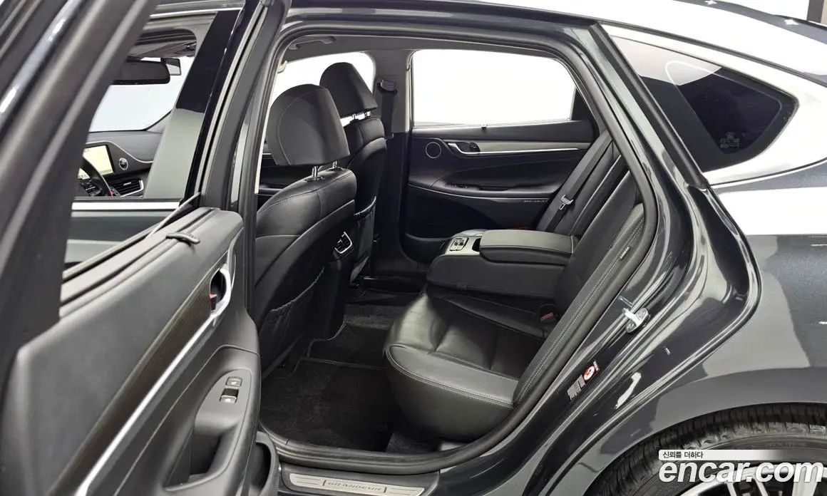 Hyundai Grandeur 2017 2.4 автомат (гидро), фото 18