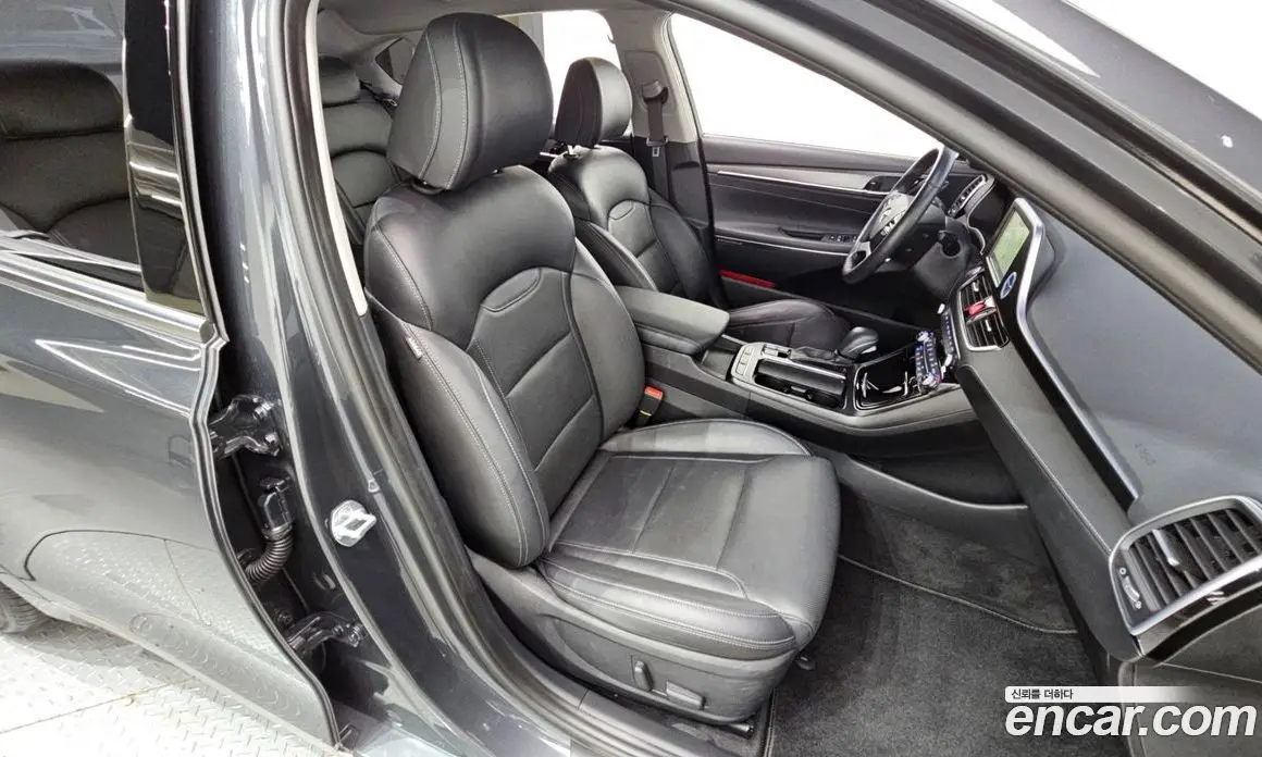 Hyundai Grandeur 2017 2.4 автомат (гидро), фото 19