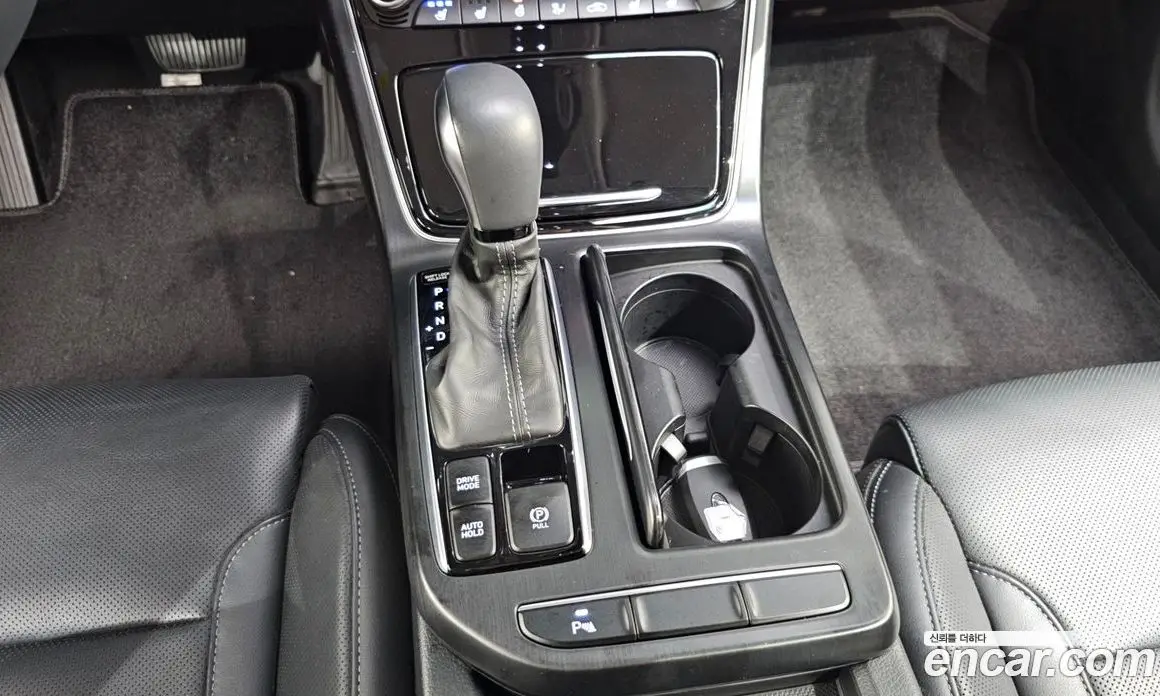 Hyundai Grandeur 2017 2.4 автомат (гидро), фото 9