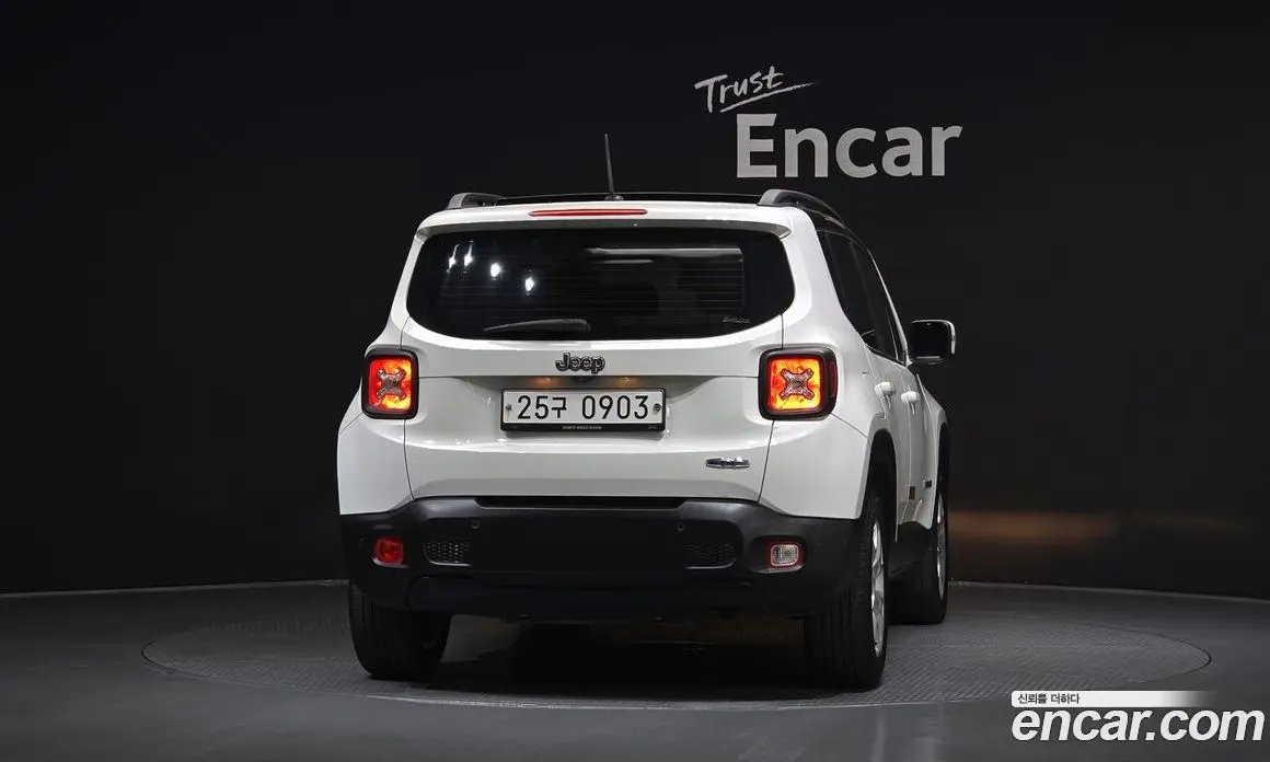 Jeep Renegade 2016 2.4 автомат (гидро), фото 4 Jeep Renegade 2016 2.4 автомат (гидро), фото 4