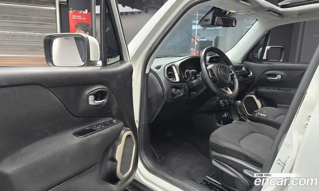 Jeep Renegade 2016 2.4 автомат (гидро), миниатюра 10 Jeep Renegade 2016 2.4 автомат (гидро), миниатюра 10