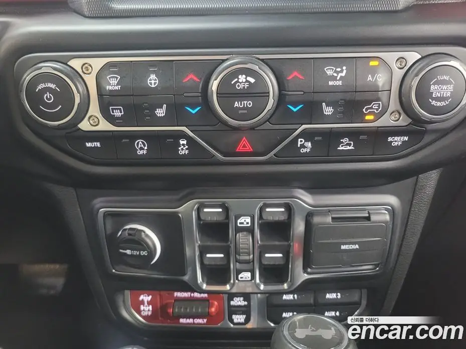 Jeep Wrangler 2023 2.0 автомат (гидро), фото 11