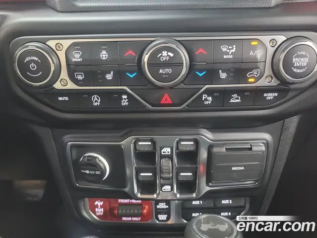 Jeep Wrangler 2023 2.0 автомат (гидро), миниатюра 11