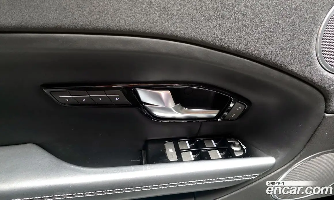 Land Rover Range Rover Evoque 2016 2.0 автомат (гидро), фото 19