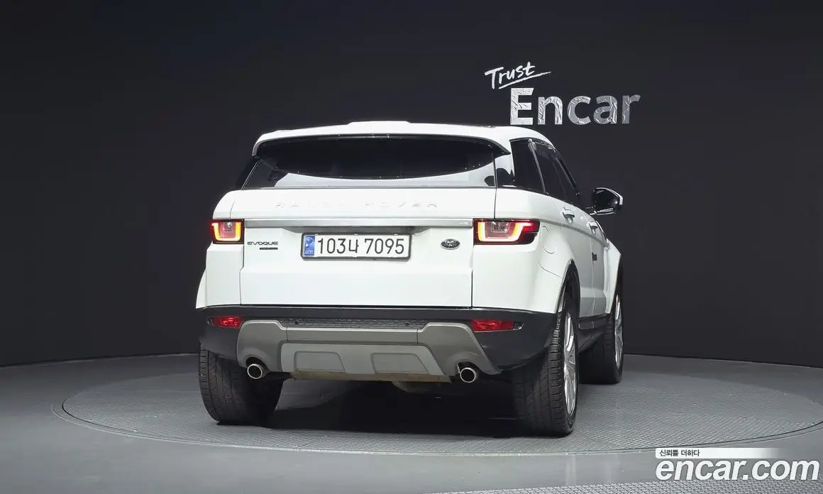 Land Rover Range Rover Evoque 2016 2.0 автомат (гидро), фото 4