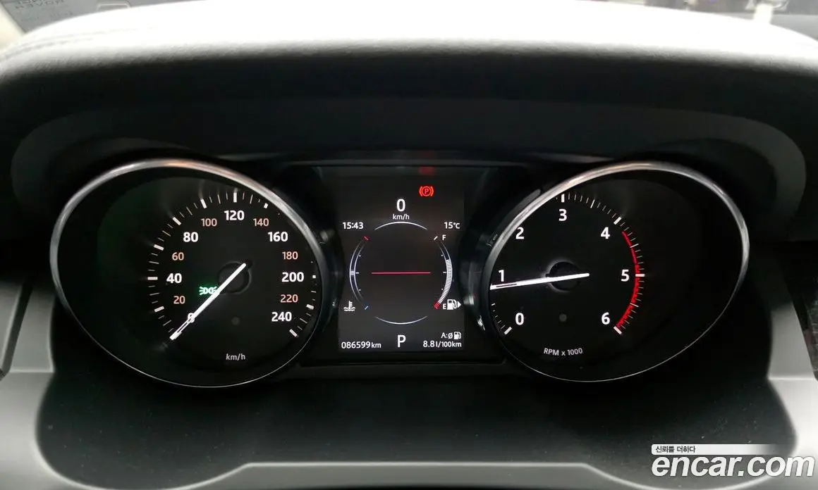 Land Rover Range Rover Evoque 2016 2.0 автомат (гидро), фото 8