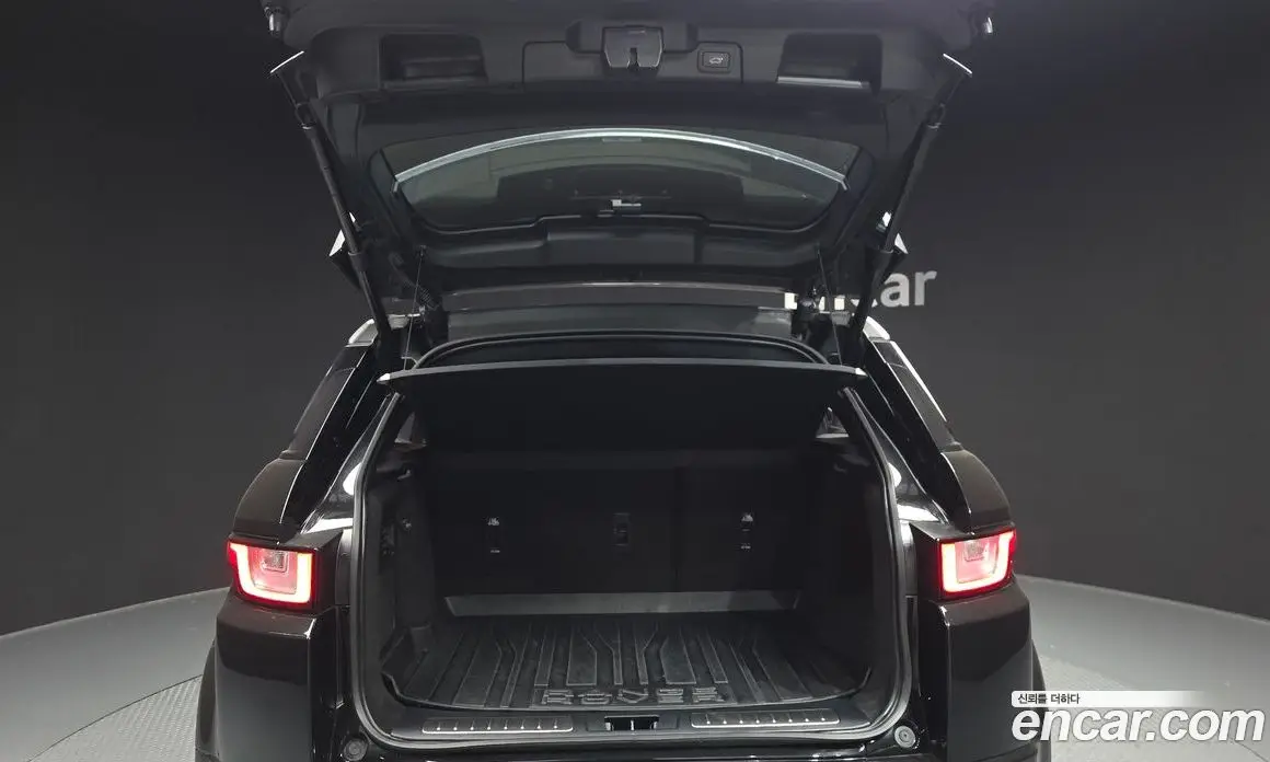 Land Rover Range Rover Evoque 2018 2.0 автомат (гидро), фото 20