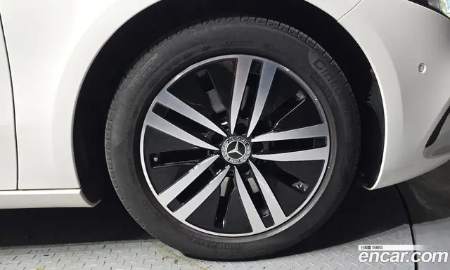 Mercedes-Benz A-Class 2022 2.0 автомат (гидро), миниатюра 5 Mercedes-Benz A-Class 2022 2.0 автомат (гидро), миниатюра 5