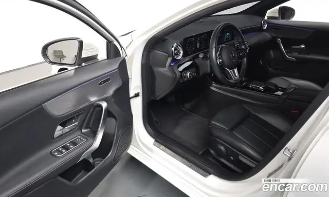 Mercedes-Benz A-Class 2022 2.0 автомат (гидро), миниатюра 12