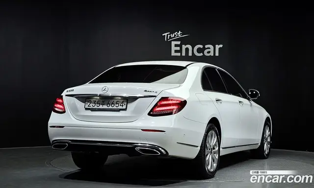 Mercedes-Benz E-Class 2020 2.0 автомат (гидро), миниатюра 2