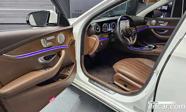 Mercedes-Benz E-Class 2020 2.0 автомат (гидро), миниатюра 11