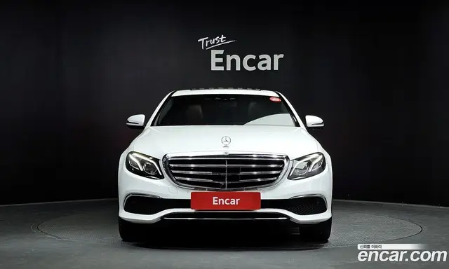 Mercedes-Benz E-Class 2020 2.0 автомат (гидро), миниатюра 3