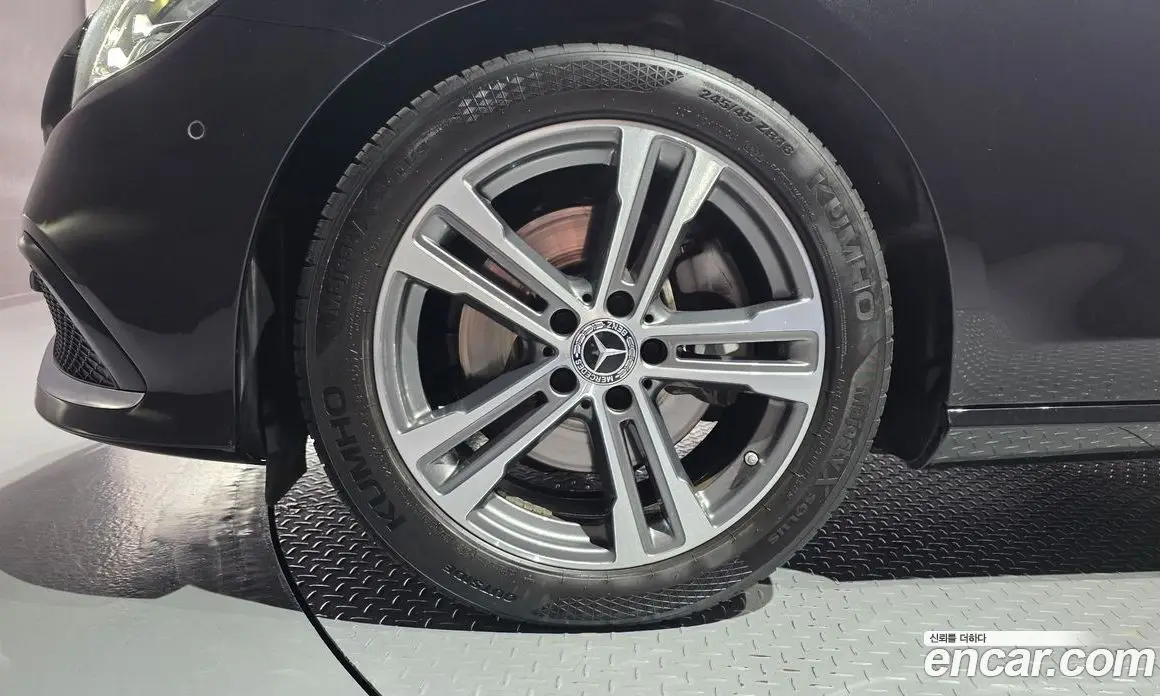 Mercedes-Benz E-Class 2023 2.0 автомат (гидро), фото 19