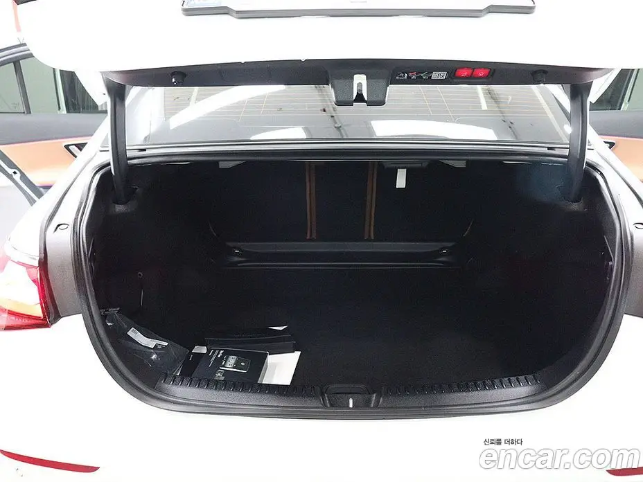 Mercedes-Benz E-Class 2025 2.0 автомат (гидро), фото 5
