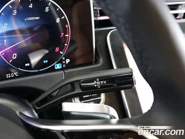 Mercedes-Benz E-Class 2025 2.0 автомат (гидро), миниатюра 8