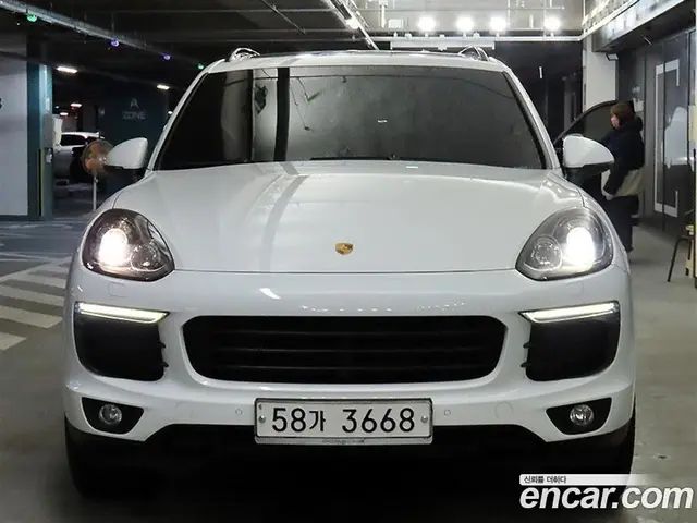 Porsche Cayenne 2017 3.0 автомат (гидро), миниатюра 2
