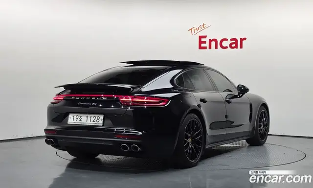 Porsche Panamera 2018 3.0 автомат (гидро), миниатюра 2