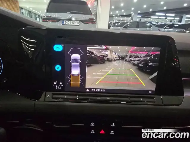 Volkswagen Golf 2023 2.0 автомат (гидро), миниатюра 12