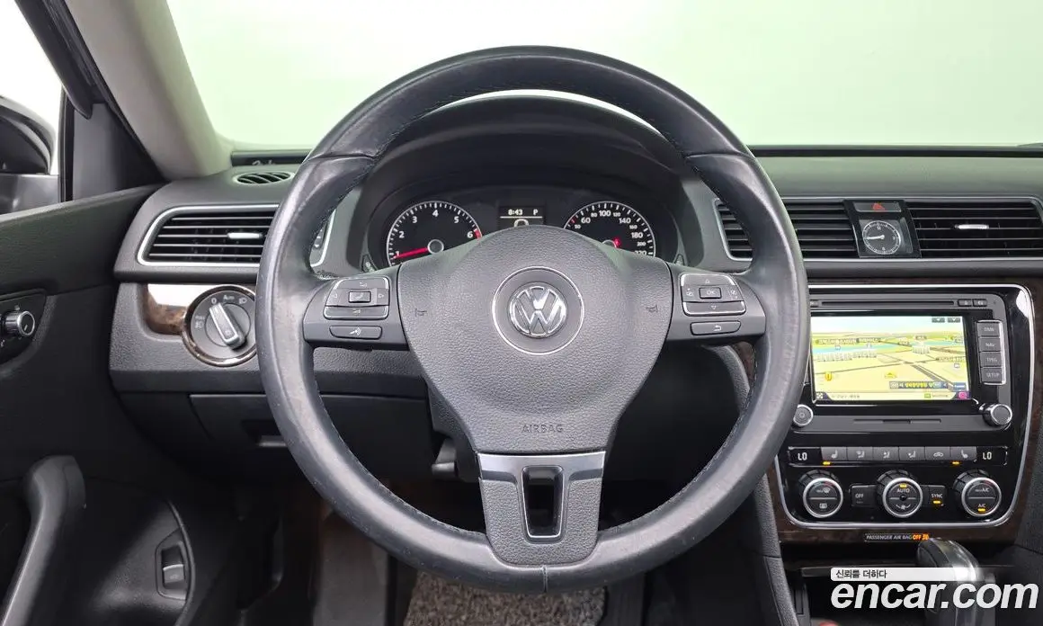 Volkswagen Passat 2015 1.8 автомат (гидро), фото 13