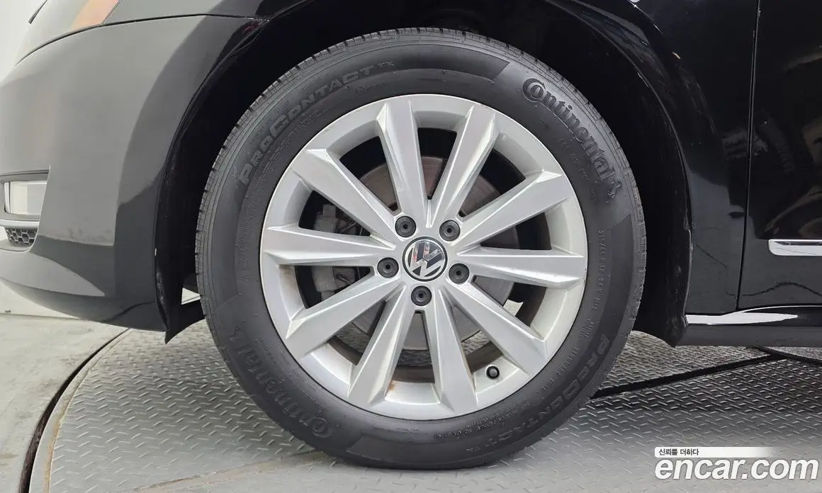 Volkswagen Passat 2015 1.8 автомат (гидро), фото 5