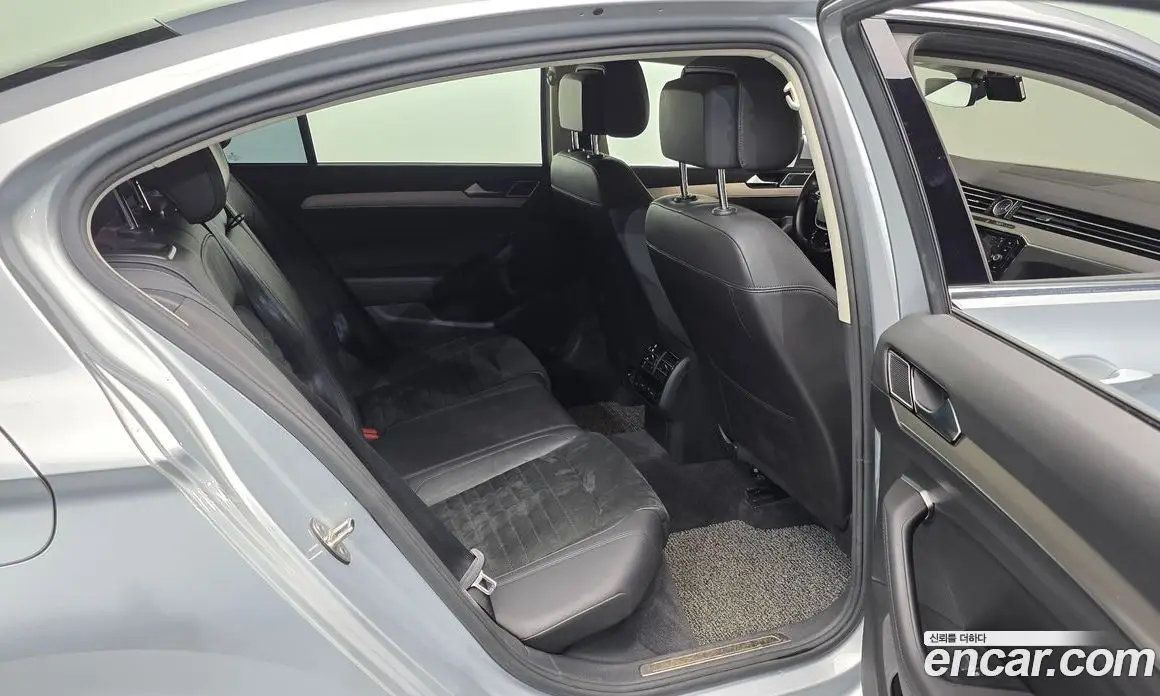 Volkswagen Passat 2018 2.0 автомат (гидро), фото 12
