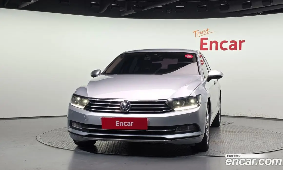 Volkswagen Passat 2018 2.0 автомат (гидро), фото 3