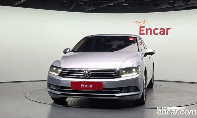 Volkswagen Passat 2018 2.0 автомат (гидро), миниатюра 3