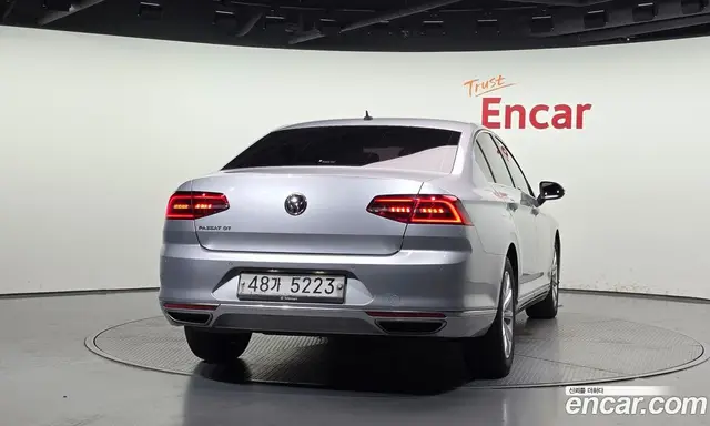 Volkswagen Passat 2018 2.0 автомат (гидро), миниатюра 4