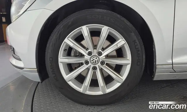 Volkswagen Passat 2018 2.0 автомат (гидро), миниатюра 5