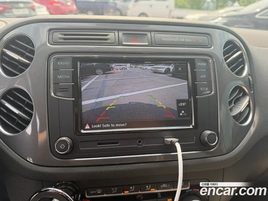 Volkswagen Tiguan 2013 2.0 автомат (гидро), фото 13 Volkswagen Tiguan 2013 2.0 автомат (гидро), фото 13